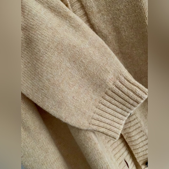 ACNE STUDIOS Button-through wool V-neck cardigan in Beige - Picture 11 of 13